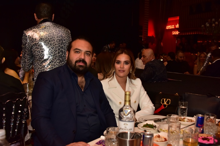 Melec- Umut Çakmak : Cahide Palazzo’da Sibel Can İle Keyif Dolu Bir Gece Geçirdi